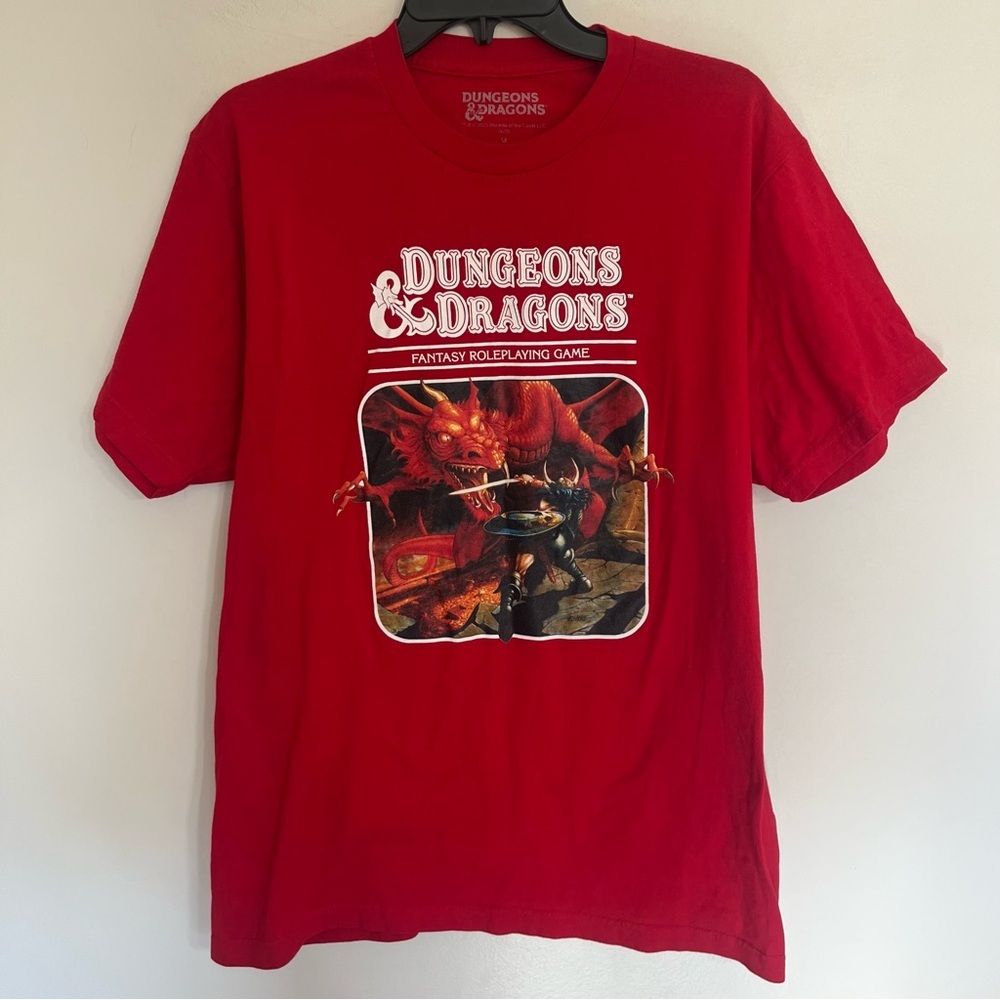 Wizards‎ Of The Coast Dugeons & Dragons Medium Red Cotton T-shirt Graphic Print